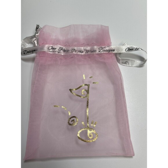 One Putt Designs Hibiscus Cuff Bracelet Designed For Ladies Golf Classic - Picture 7 of 9